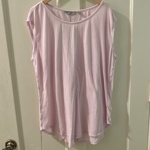 Large Athleta top w seam down back